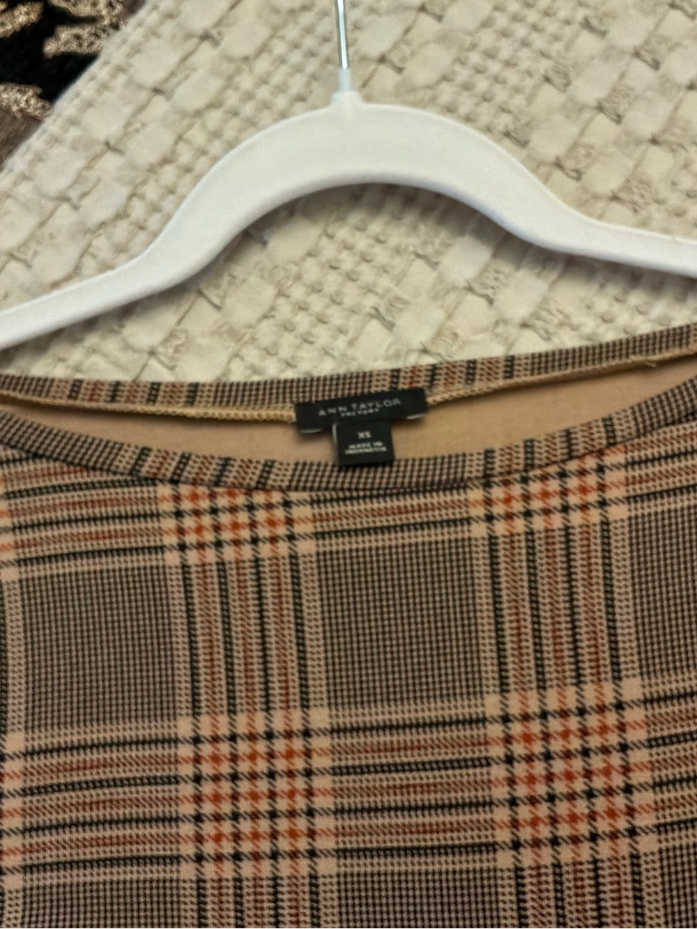 Ann Taylor Plaid Long Sleeve Crewneck Top in Brown and Tan